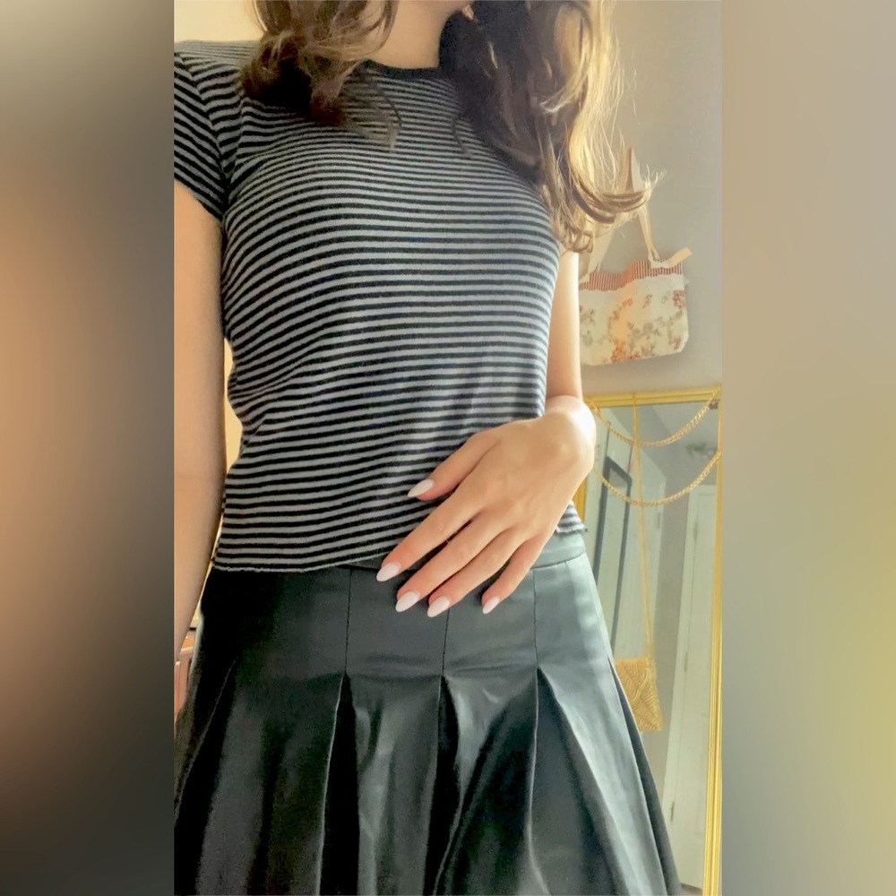 BRANDY MELVILLE unworn rare striped baby tee